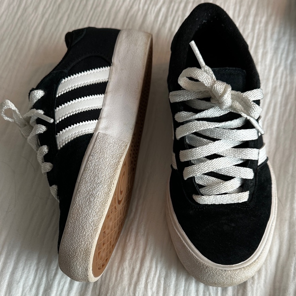 Adidas Sneakers
